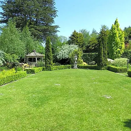 Hotel Nuremore Estate