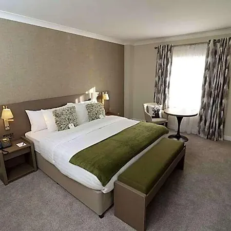 Hotel Nuremore Estate