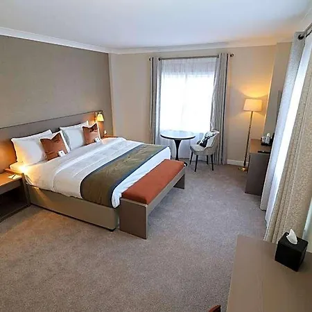 Nuremore Estate 3* Brookfield